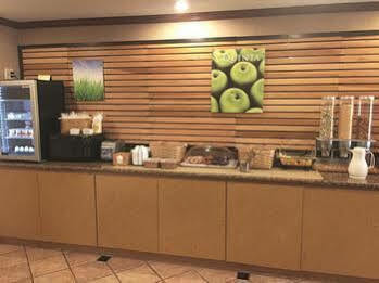 La Quinta Inn By Wyndham Milwaukee West Brookfield Esterno foto